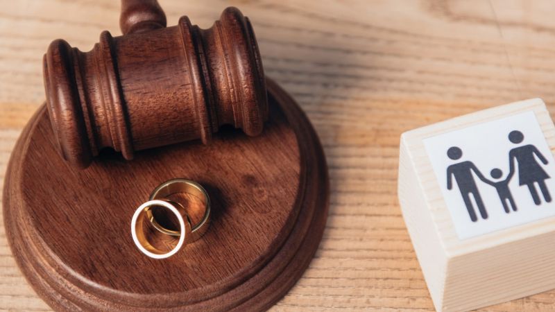 family law lawyer