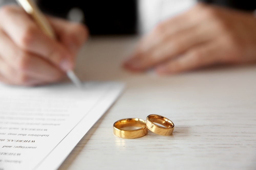 signing a prenup agreement